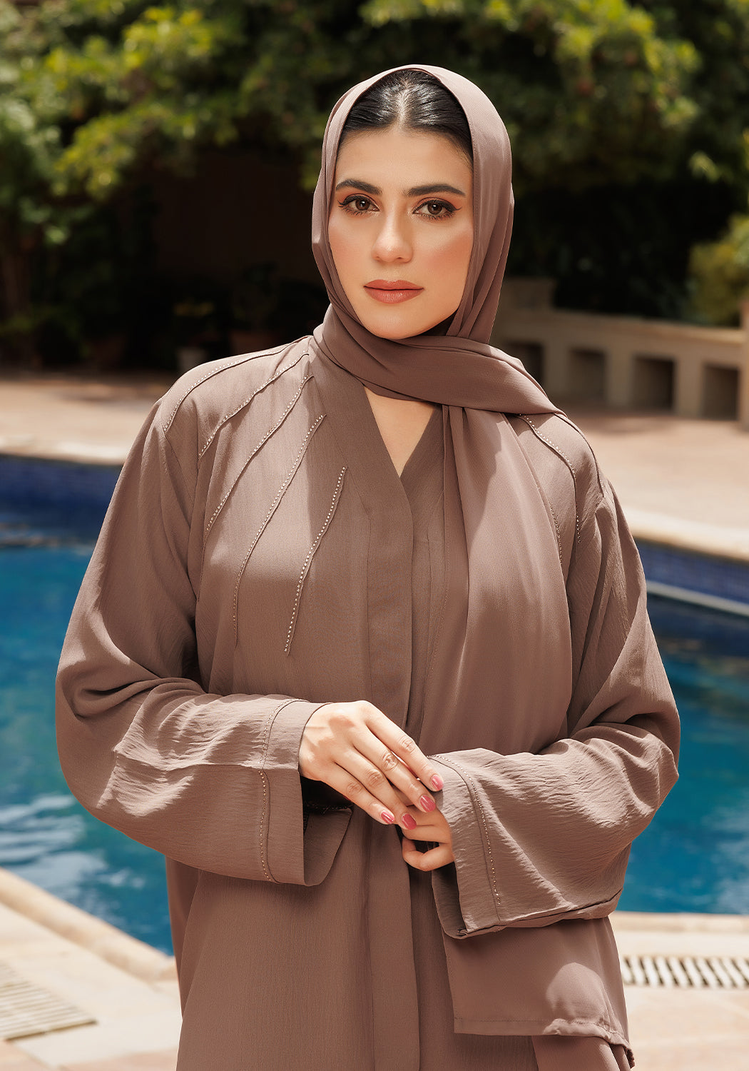 Cross Pintix Stone Abaya